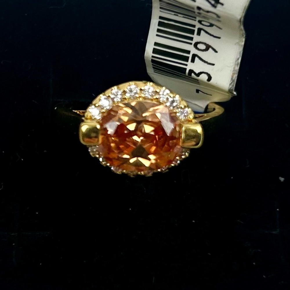 Elegant Gold and Orange Gemstone Ring